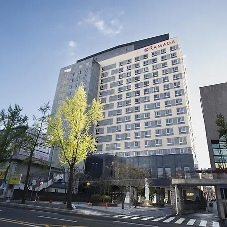 Ramada By Wyndham Jeonju-3