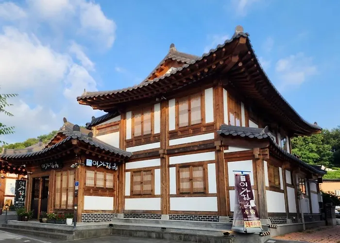 Сity center hotels Lee Ga Hanok, Jeonju Hanok Village